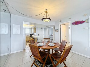 Interior - Oceania Beach Club 703 (New Smyrna Beach)