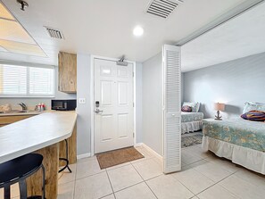 Interior - Oceania Beach Club 703 (New Smyrna Beach)