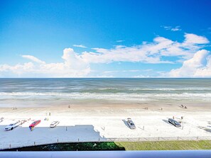 Interior - Oceania Beach Club 703 (New Smyrna Beach)