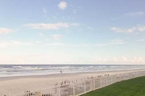 Interior - Oceania Beach Club 703 (New Smyrna Beach)