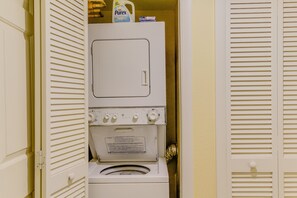 Interior - Ocean Walk 2424b (Daytona Beach)