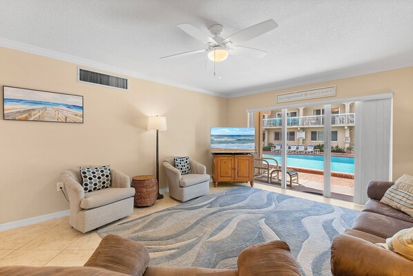 Interior - Win-san C103 (New Smyrna Beach)