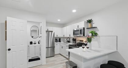 Modern 4BR 2BA Home With Hot Tub-grill & Huge Yard