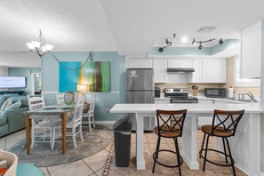 Interior - Oceania Beach Club 803 (New Smyrna Beach)