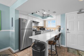 Interior - Oceania Beach Club 803 (New Smyrna Beach)