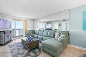 Interior - Oceania Beach Club 803 (New Smyrna Beach)