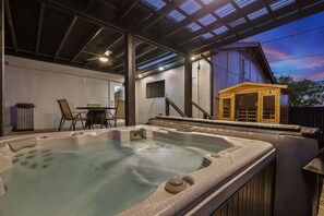 House (4 Bedrooms) | Interior - Panoramic 4BR 3B Home With Pool, Grill, Sauna & Game Room (Dallas)