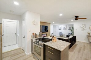 House (4 Bedrooms) | Interior - Panoramic 4BR 3B Home With Pool, Grill, Sauna & Game Room (Dallas)