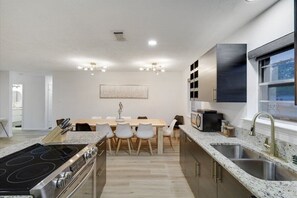House (4 Bedrooms) | Interior - Panoramic 4BR 3B Home With Pool, Grill, Sauna & Game Room (Dallas)