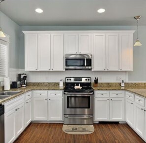 Private kitchen - Spacious 3-bedroom condo in awesome Branson, MO over looking Table Rock Lake (Branson)