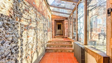 House | 13 bedrooms