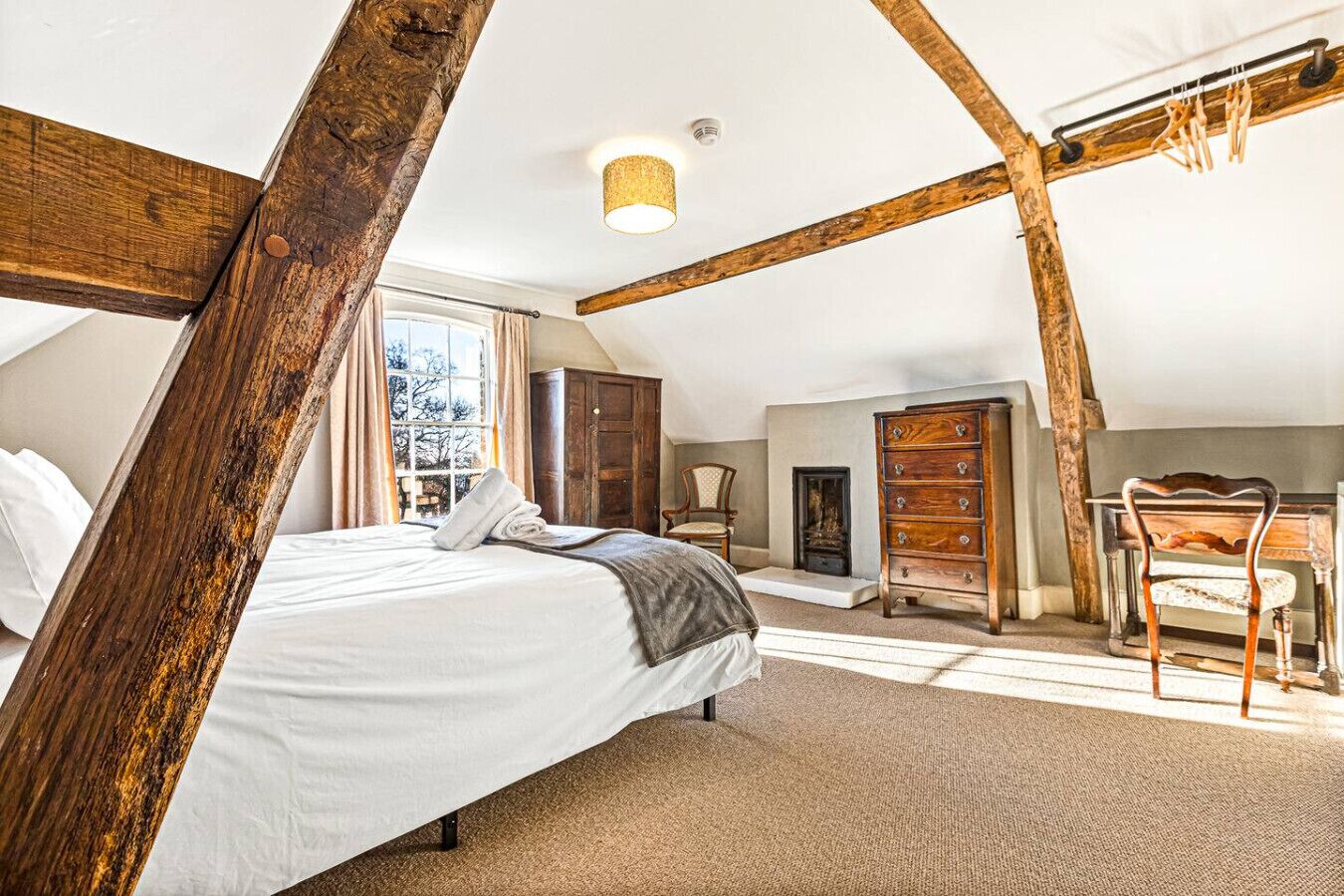 House | 13 bedrooms