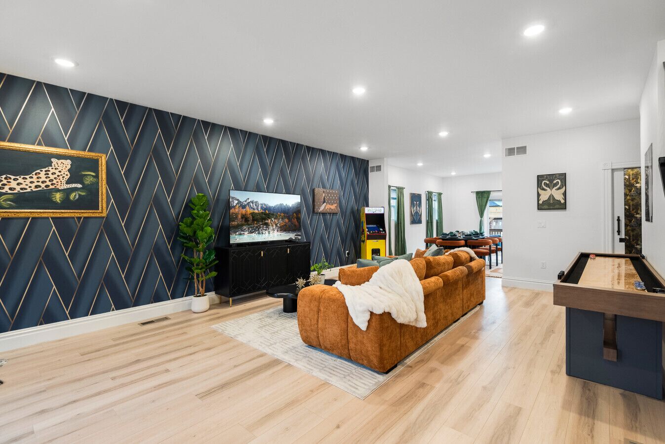 Fernseher, Bücher, Computerbildschirme