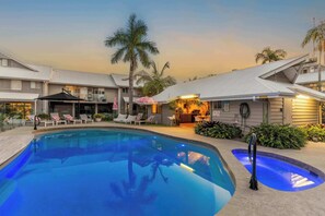 Pool - Pristine Pelican Apt close to River (Noosaville)