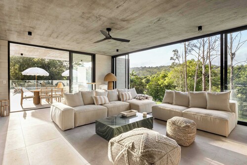 Latitude 156 - Elevated Noosa Hinterland Luxury