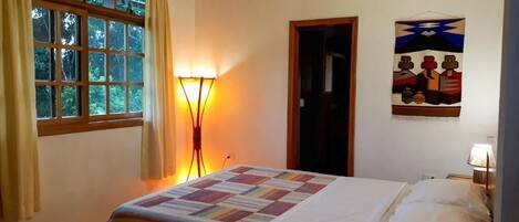 Deluxe-dobbeltværelse - udsigt til have | Skrivebord, arbejdsområde til bærbare computere, gratis Wi-Fi