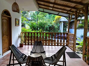 Terrace/patio - Banana Lodge (Puerto Misahuallí)