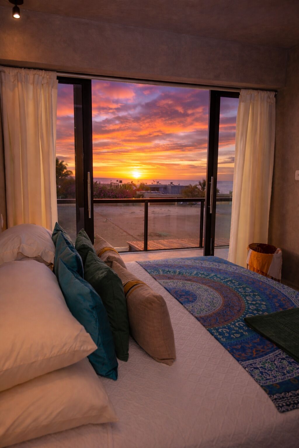 Fer et planche à repasser, Wi-Fi gratuit, draps fournis