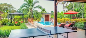 Large House Ideal for Families & Friends, Nature & Games