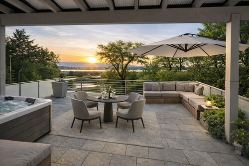 Luxury loft on Lake Constance With a view of Ben Bodensee from the whirlpool