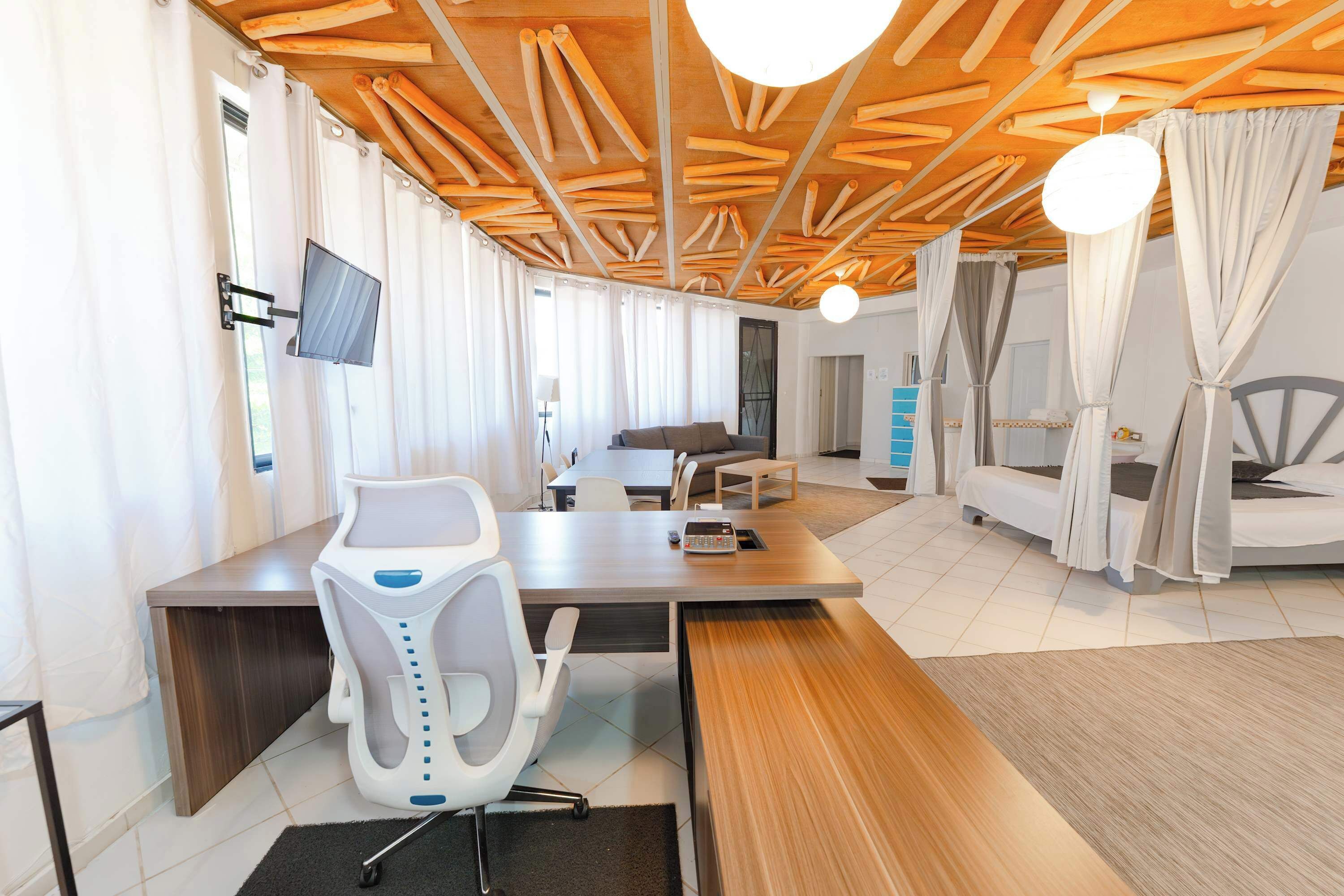 1 habitación, tabla de planchar con plancha, wifi y ropa de cama 