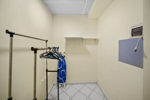 Interior - Cheap Hotel Room in Sosua Strip! (Sosúa)