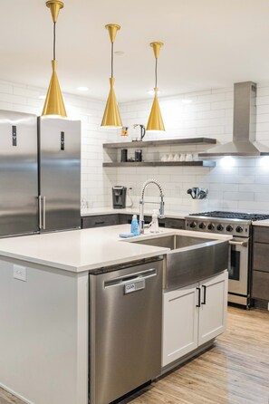 Superior Condo, 6 Bedrooms | Private kitchen - Stadium Suites (Ann Arbor)