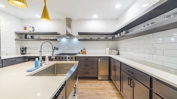 Condo supérieur, 6 chambres | Cuisine privée