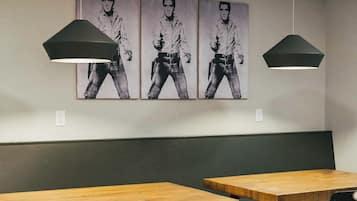 Superior Condo, 6 Bedrooms | Dining