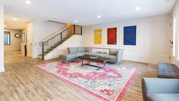 Superior Condo, 6 Bedrooms | Interior