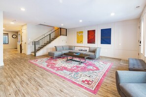 Superior Condo, 6 Bedrooms | Interior - Stadium Suites (Ann Arbor)