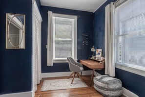 Interior - The Den - Cozy 1BR in Central Pleasant Ridge (Cincinnati)
