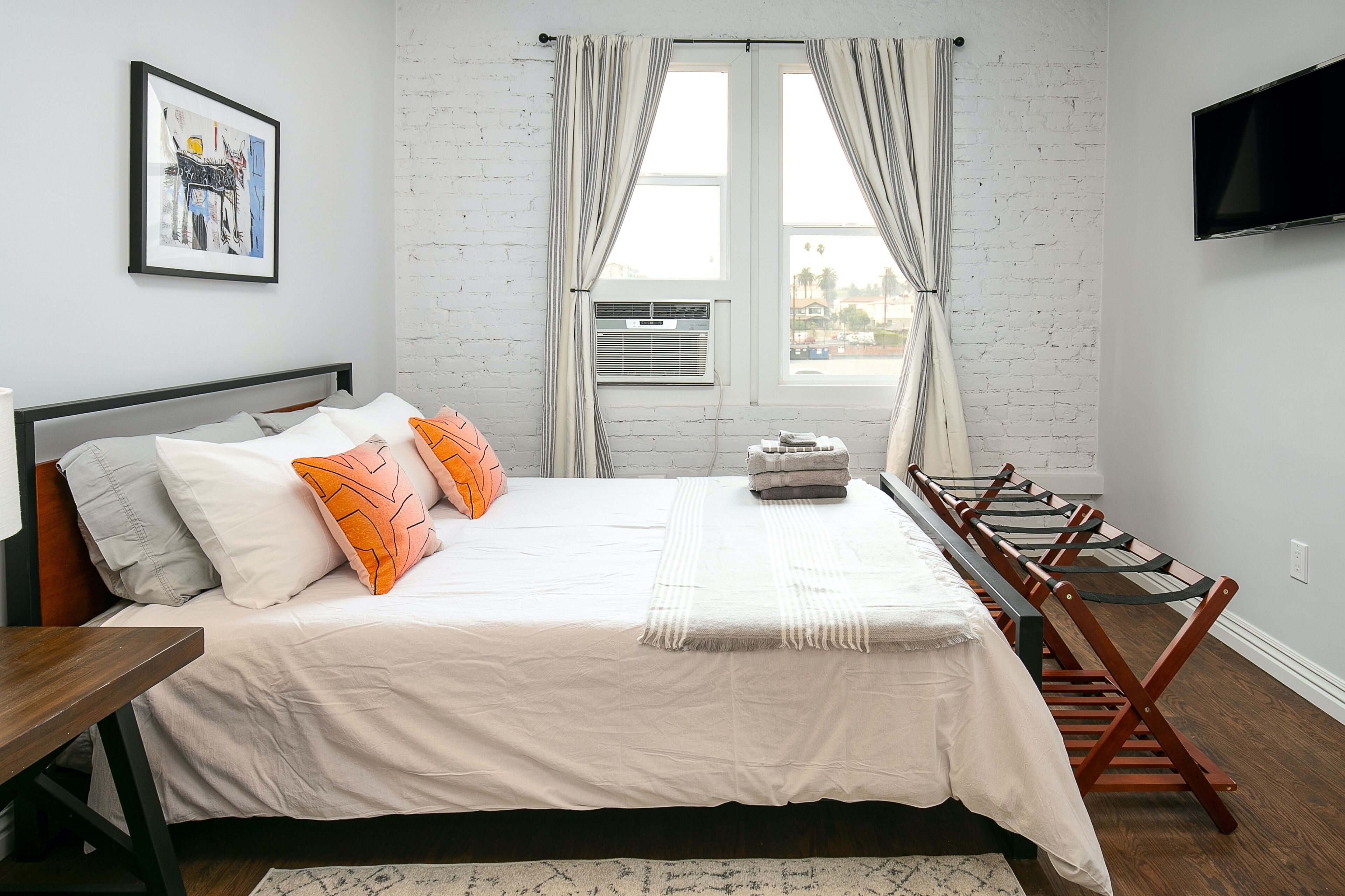 واي فاي وملاءات أسرّة