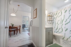 Interior - The Retreat - Warm and Convenient Guest Suite (Cincinnati)