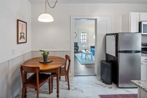 Dining - The Retreat - Warm and Convenient Guest Suite (Cincinnati)