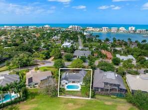 3 bedrooms - Luxury Beach House With Golf Course View (Naples)