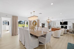 House | 3 bedrooms - Luxury Beach House With Golf Course View (Naples)