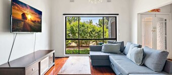 Quiet 2-Bed Home in Pascoe Vale South