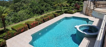 Beautiful home and gardens near the beach