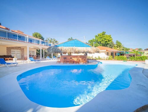 7BR Villa next to Playa Chiquita Casino!