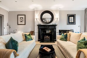 House - Exclusive Cadogan Square Private Elevator (London)
