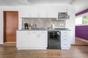 Cookware/dishes/utensils - Beautiful Loft at Colonia ROMA (Mexico City)