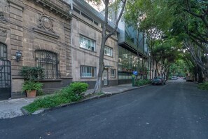 Exterior - Comfy APT W/Terrace @ La Roma (Mexico City)