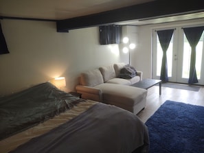 3 عدّة غرف نوم ومكواة/لوح كي وواي فاي وملاءات أسرّة