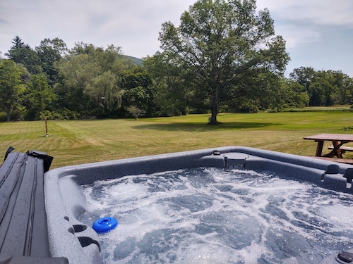 Close to Stadium, Hot Tub, Private Fishing! 
3-bedroom house in State College