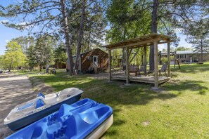Terrace/patio - Perfect Lake Escape | Sleeps 14 | Water views! (Emily)