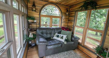 Legacy Oaks at Boulder Creek Lodge - Luxury & Comfort - Home on 30 private acres