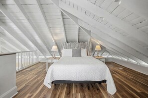 3 makuuhuonetta, silitysrauta/-lauta, ilmainen Wi-Fi, vuodevaatteet
