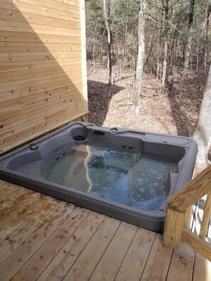 Tina de hidromasaje al aire libre