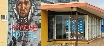 New  pet friendly 1 bedroom with kitchenette at the Iconic Apache Motel!!
